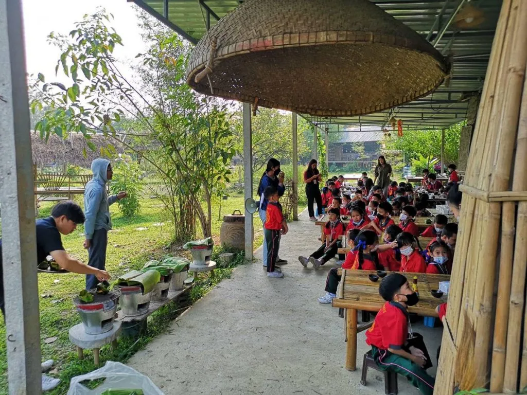 School field trips / ทัศนศึกษาโรงเรียน