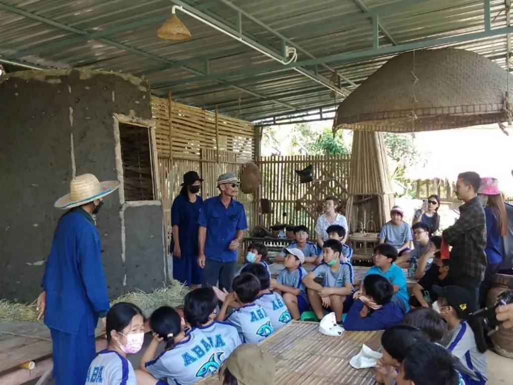 School field trips / ทัศนศึกษาโรงเรียน